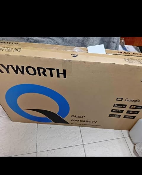 Skyworth smart TV 32 inches photo 1
