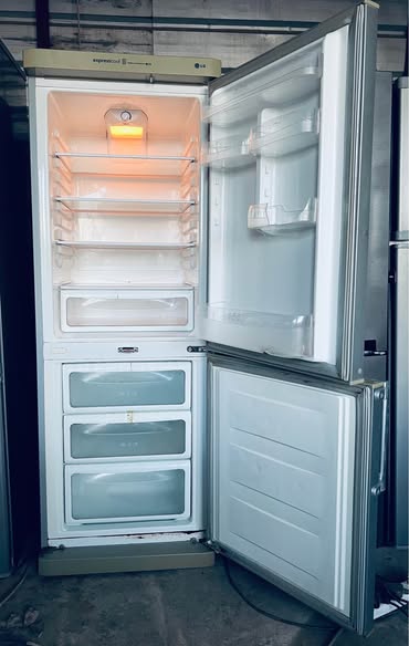 Grey LG Fridge photo 2