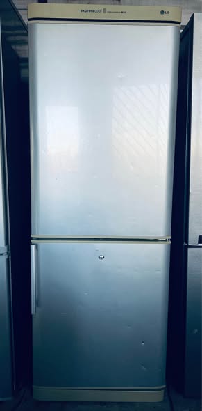 Grey LG Fridge photo 4