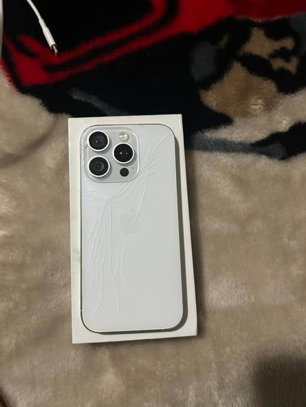 iPhone 16 pro 256gb photo 1