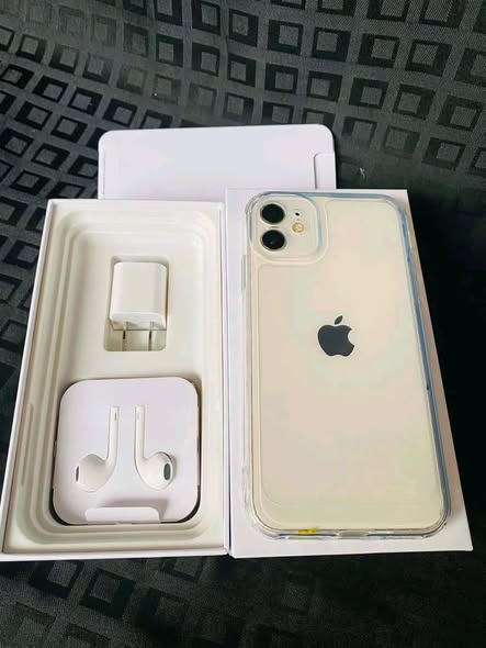 IPHONE 11 128GB photo 2