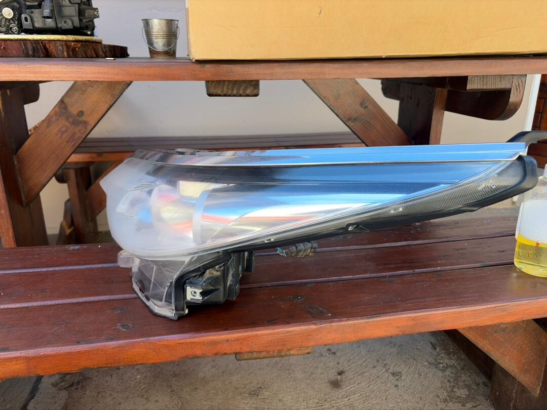 Toyota Fortuner 2016-2019 Front lights (Left+Right) photo 7