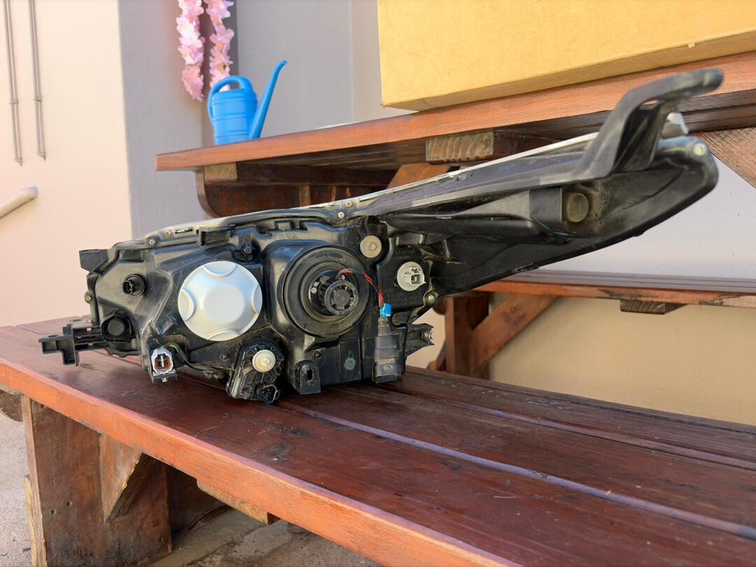 Toyota Fortuner 2016-2019 Front lights (Left+Right) photo 4