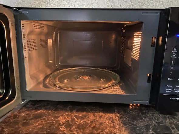 Hisense microwave photo 1