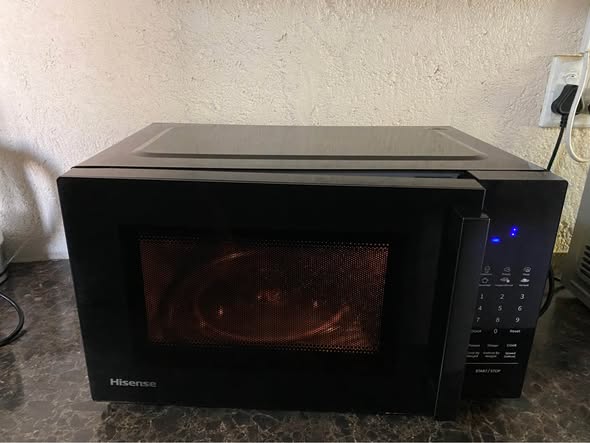 Hisense microwave photo 2