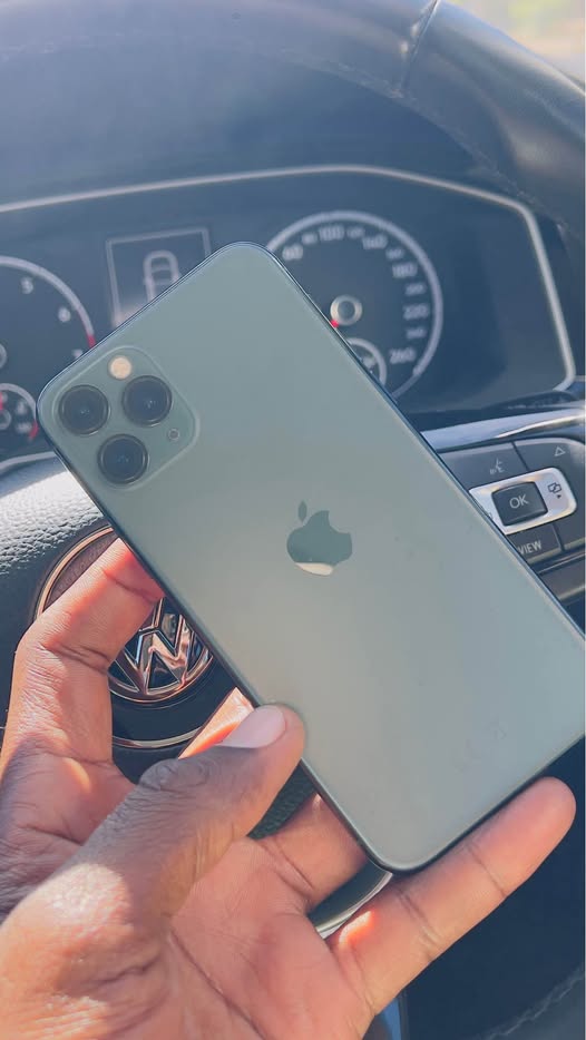 iPhone  11 pro photo 1