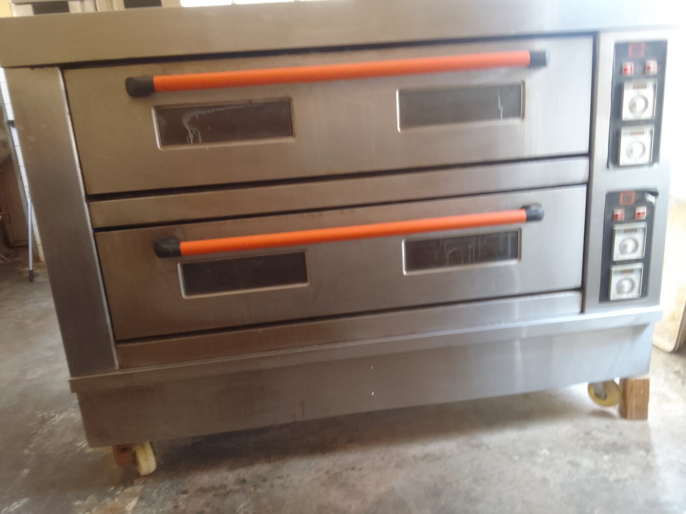 Bakery equipment photo 1