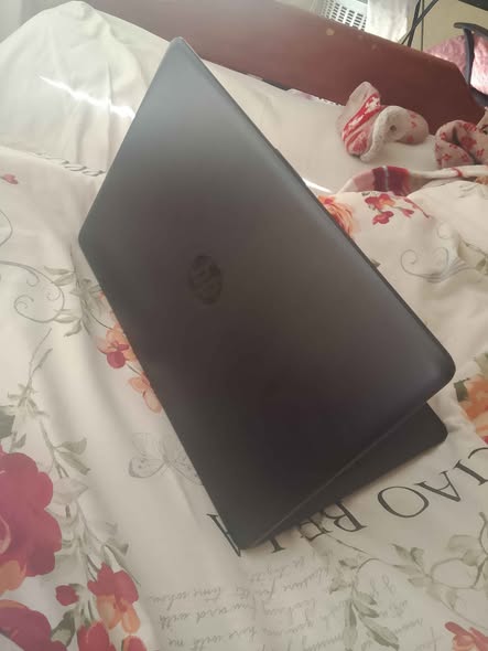HP laptop photo 2