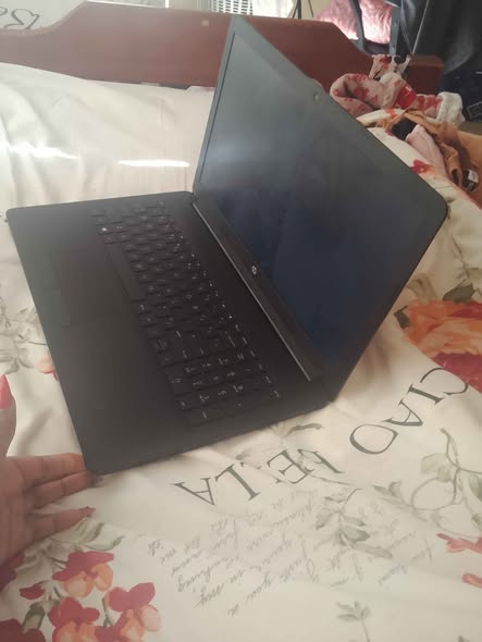 HP laptop photo 3
