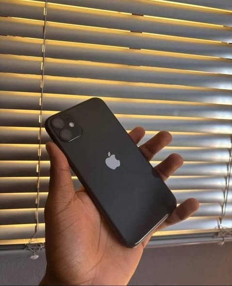 iPhone 11 photo 2