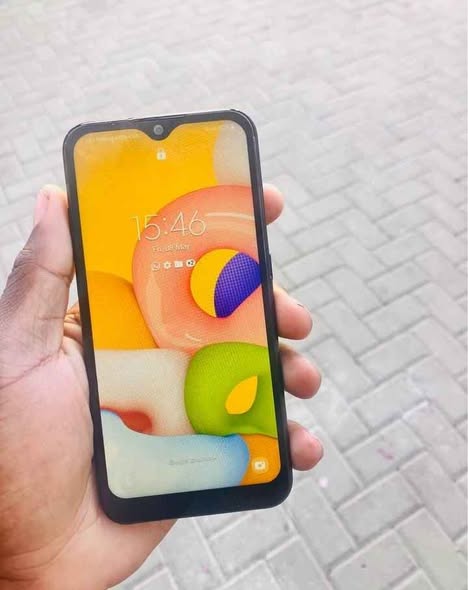 SAMSUNG A01 photo 1