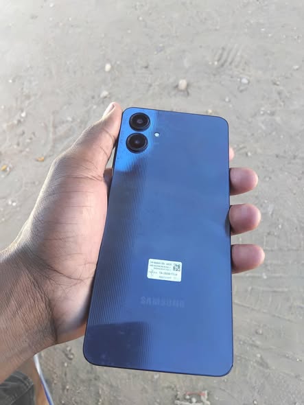 Samsung A06 photo 1