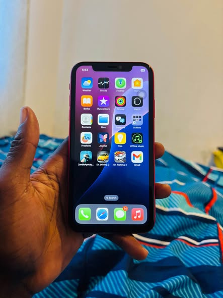 iPhone 11 64GB photo 1