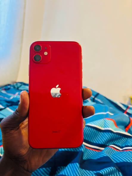 iPhone 11 64GB photo 4