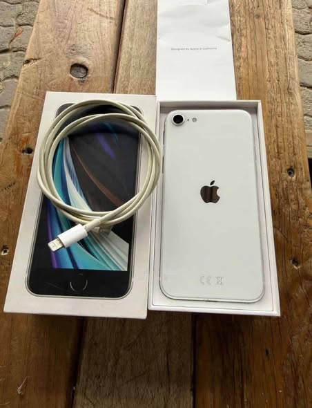 IPhone SE photo 1