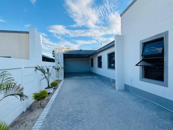 Oshakati - House photo 3