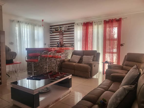 House To Rent photo 2