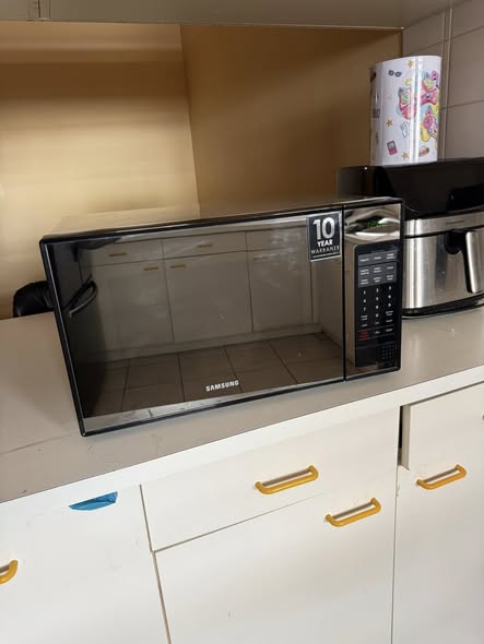 40 lts Samsung Microwave photo 4