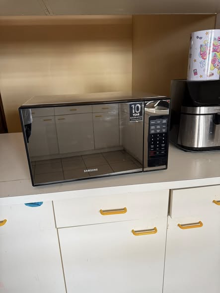 40 lts Samsung Microwave photo 1