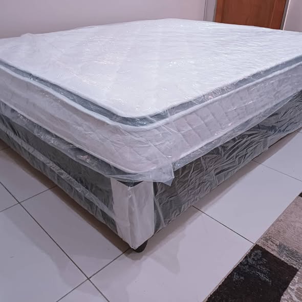 Brand new queen bed photo 2