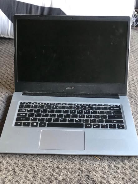 Accer Laptop photo 1