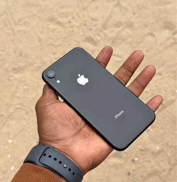iPhone xr photo 1