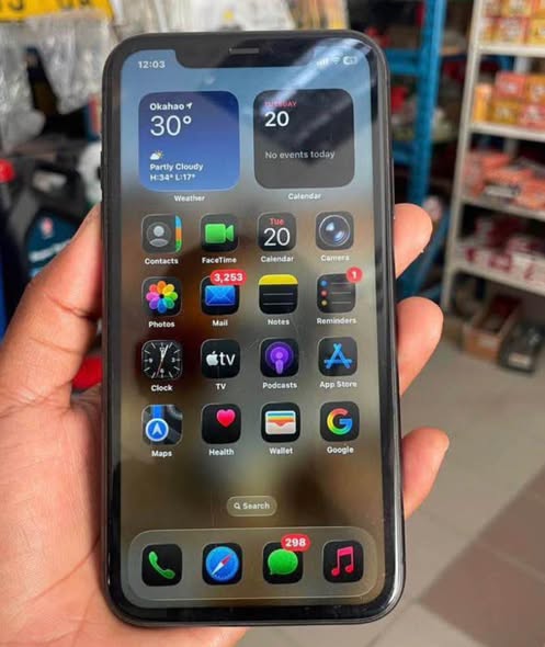 iPhone 11 photo 2
