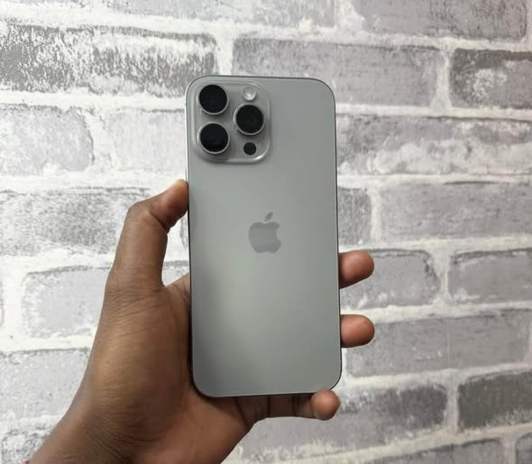 iPhone 16 Pro Max / WiFi Only photo 1