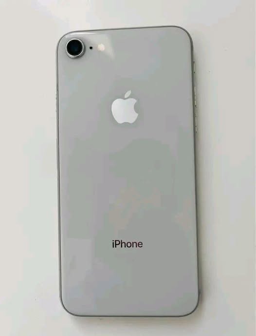 IPhone 8 (64Gb) photo 1