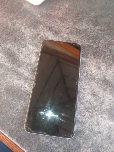 Samsung A04e photo 2
