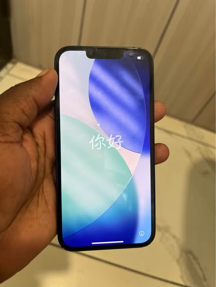 iPhone 13 128GB photo 1