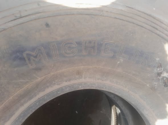 Michelen tyre photo 4