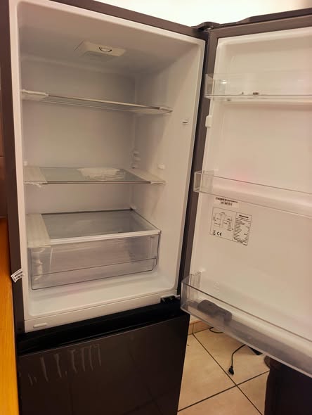 Hisense fridge photo 3