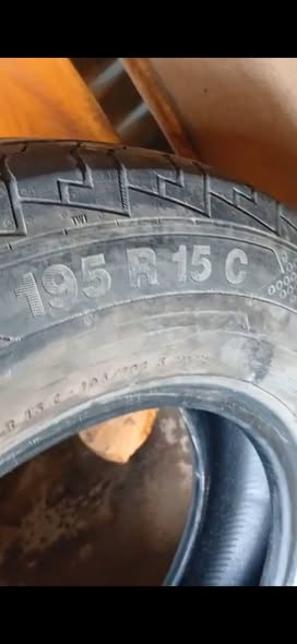 Toyota quantum tyres photo 1