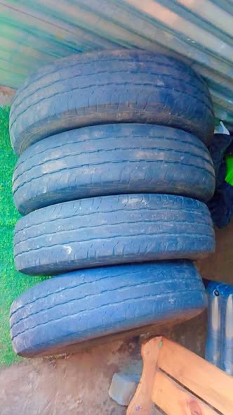 Toyota quantum tyres photo 3