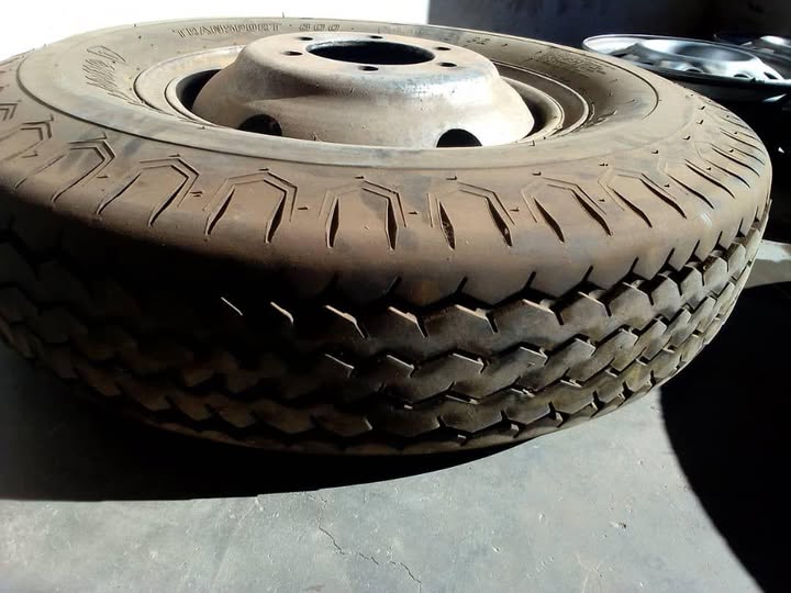 Tyre photo 1