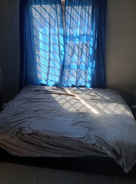 Inside room available for rent photo 2