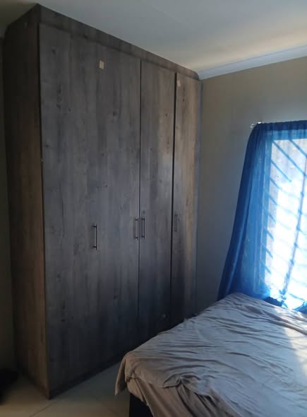 Inside room available for rent photo 1