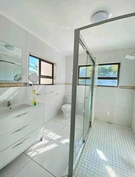 House for Sale – Hochland Park (Tauben Glen) photo 1