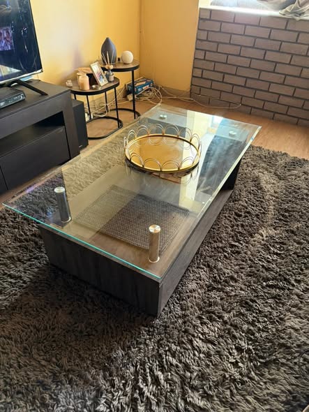 Table photo 1