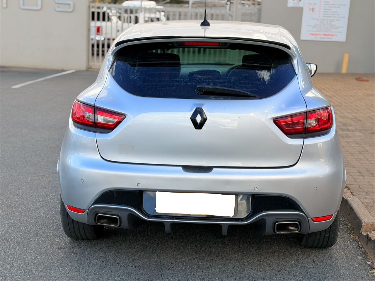 Clean Renault RS photo 10