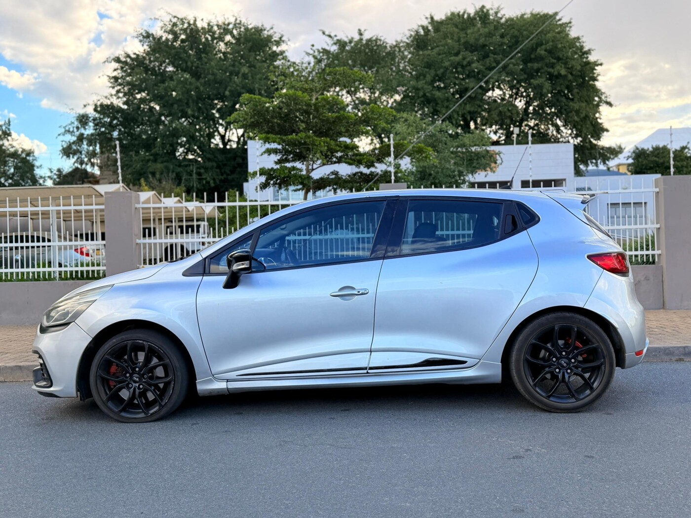 Clean Renault RS photo 5