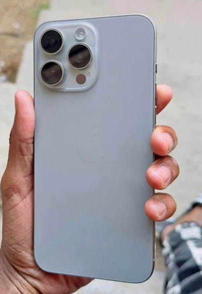 iPhone 15 Pro Max photo 2
