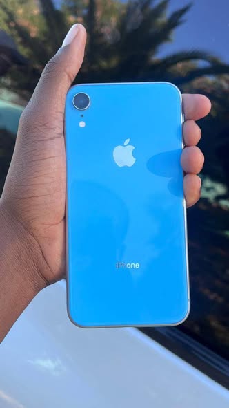 iPhone XR photo 2