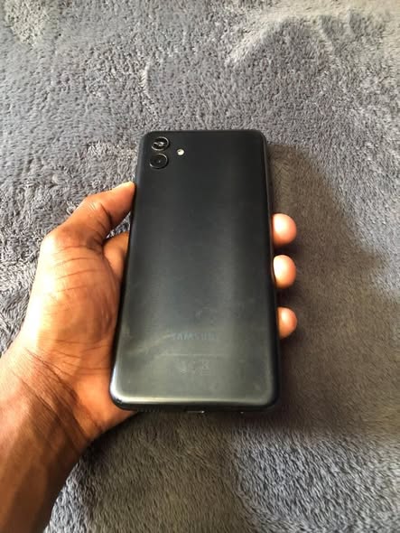 Samsung A04 photo 1