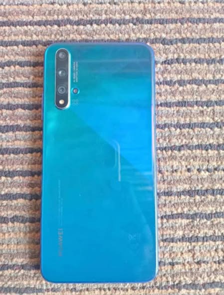 Nova 5T photo 2
