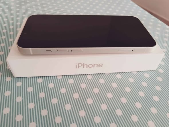 iPhone 13 128 GB photo 2
