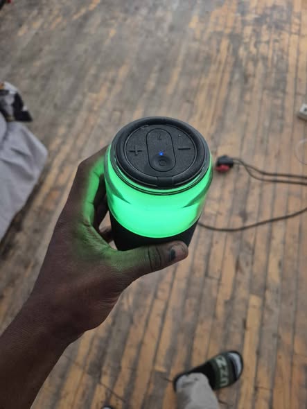 Volcano Bluetooth speaker photo 2
