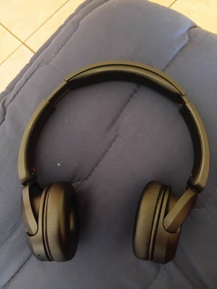 Sony headphone photo 2