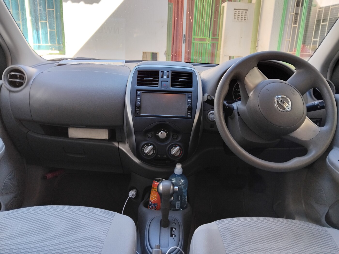 Nissan March photo 4